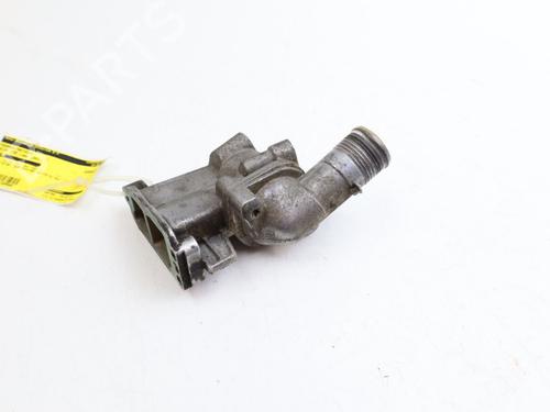 Used Thermostat housing VOLVO V70 II (285) 2.4 (140 hp) 30508834