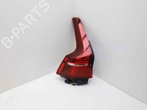 Farolim esquerdo Farolim esquerdo VOLVO V60 II (225) T4 (190 hp) 33984549 33984549