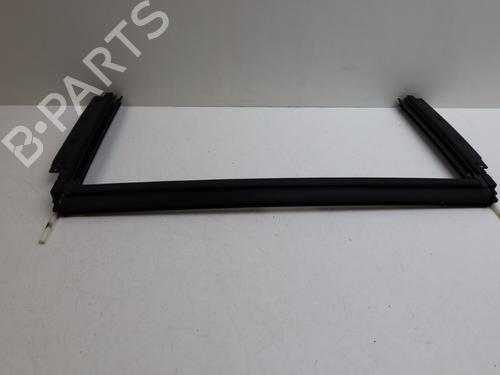 Altro MERCEDES-BENZ C-CLASS (W205) C 180 (205.040, 205.140) (156 hp) 31956709