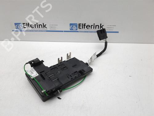 Used Fuse box Fuse box VOLVO V60 I (155) D6 Hybrid AWD (280 hp) 18629527 18629527