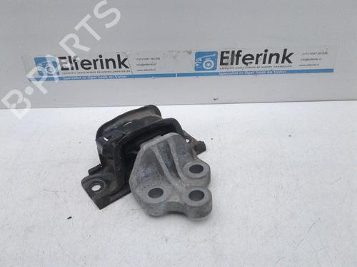 Used Engine mount Engine mount OPEL CORSA E (X15) 1.3 CDTI (08, 68) (95 hp) 18631269 18631269