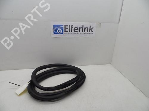 Used Rubber door seal VOLVO V40 Hatchback (525) D2 (114 hp) 18615642