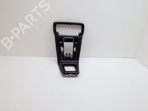 Used Middle console VOLVO V40 Hatchback (525) D3 (150 hp) 18637498