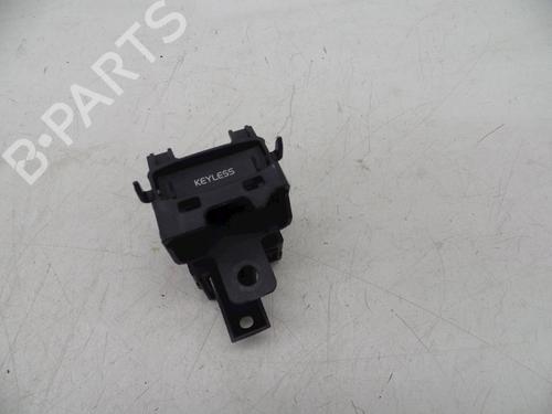 Used Switch Switch VOLVO V40 Hatchback (525) D2 (114 hp) 18615603 18615603