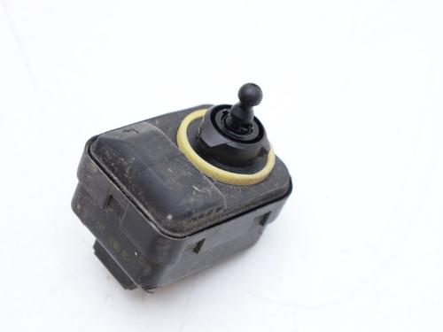 Used Headlight adjuster motor Headlight adjuster motor VOLVO XC90 I (275) 2.5 T AWD (209 hp) 33736124 33736124