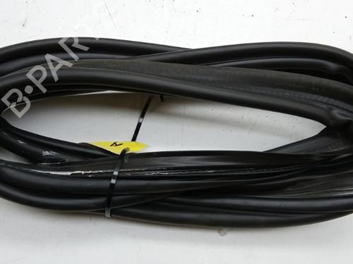 Used Rubber door seal VOLVO V40 Hatchback (525) D2 (120 hp) 18619230