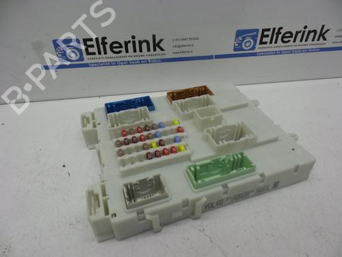 Used Fuse box Fuse box VOLVO V40 Hatchback (525) T2 (122 hp) 18626682 18626682