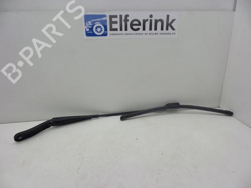 Used Front windshield wiper arm VOLVO V70 III (135) 2.5 T FlexiFuel (200 hp) 18618581