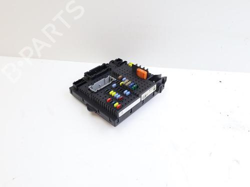 fuse-box-volvo-v70-ii-285-d5-30786646-1999-2000-2001-2002-2003-2004-2005-2006-2007-2008-18899453 main image