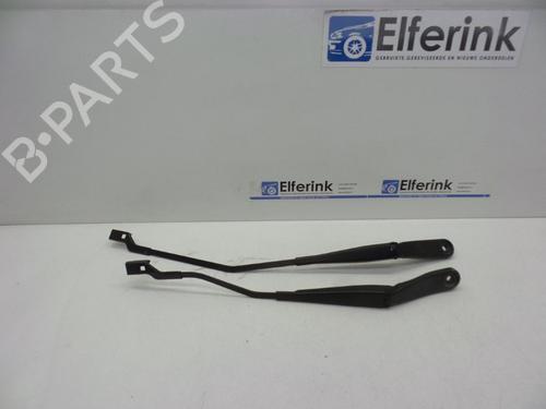Used Front windshield wiper arm VOLVO V40 Hatchback (525) D4 (177 hp) 18627739