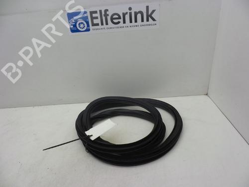 Used Rubber door seal VOLVO V40 Hatchback (525) D2 (120 hp) 18619247