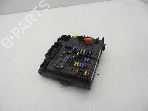 Used Fuse box VOLVO XC90 I (275) D5 AWD (185 hp) 18619978