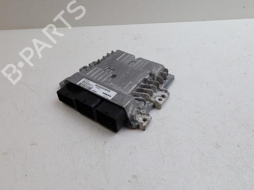 Used Engine control unit (ECU) VOLVO V40 Cross Country (526) D2 (114 hp) 32229050