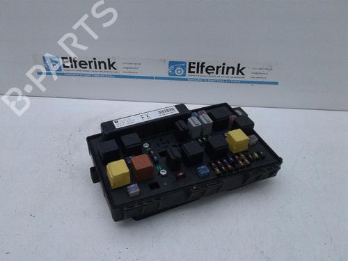Used Fuse box Fuse box OPEL ASTRA H (A04) 1.7 CDTI (L48) (100 hp) 18630719 18630719