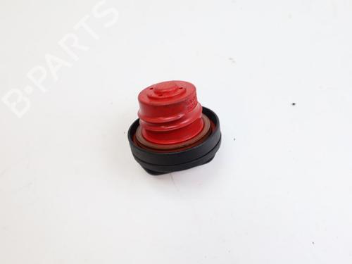 Used Fuel cap VOLVO V70 II (285) D5 (185 hp) 18899461