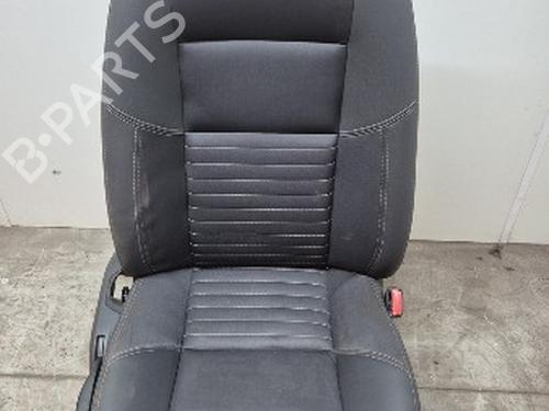 Sæde højre fortil VOLVO V50 (545) 1.6 (101 hp) 32871611