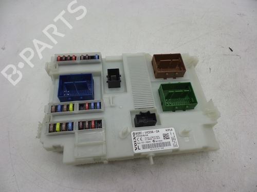 Used Fuse box VOLVO V60 I (155) D5 AWD (205 hp) 18620134
