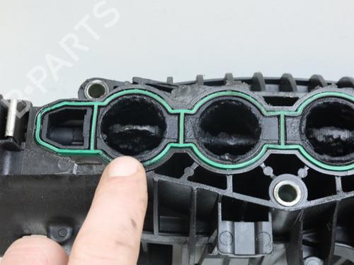 Used Intake manifold VOLVO V70 III (135) D4 (181 hp) 33044914