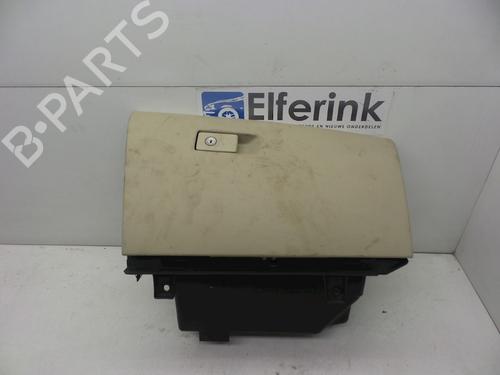 Used Glove box VOLVO XC60 I SUV (156) D5 AWD (185 hp) 18618692