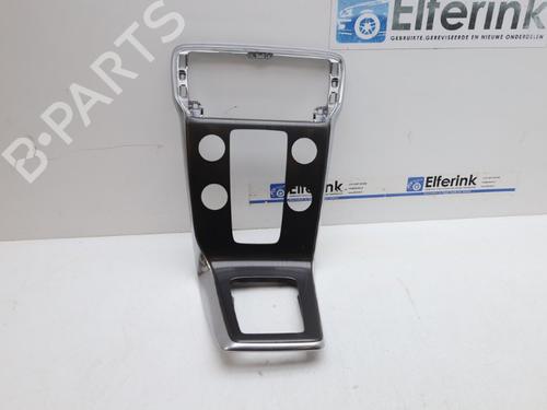 Used Middle console Middle console VOLVO V40 Hatchback (525) D2 (114 hp) 18635803 18635803