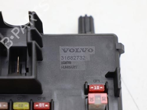 Fuse box VOLVO V60 II (225) T4 | BP33984572E1 - Image 4
