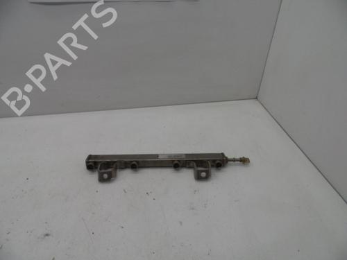 Used Injection rail Injection rail 18614979 18614979