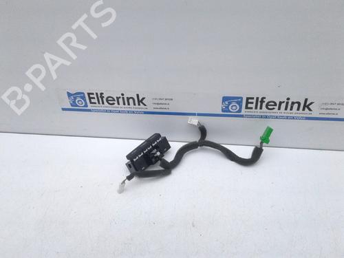 Used Switch Switch VOLVO V60 I (155) D6 Hybrid AWD (280 hp) 18633021 18633021