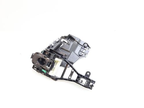 front-left-exterior-door-handle-volvo-v60-ii-225-2018-33984540 main image