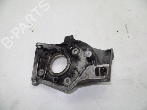 Used Engine mount VOLVO V50 (545) D2 (114 hp) 18617621