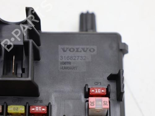 Fuse box VOLVO V60 II (225) T4 | BP33984572E1 - Image 3