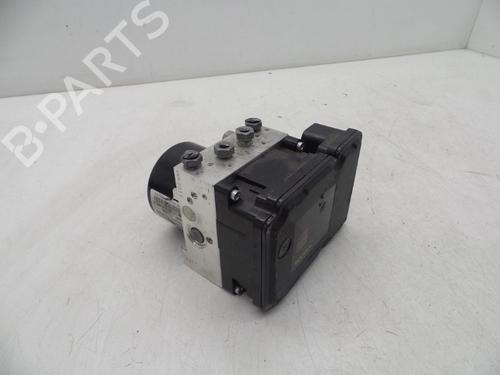 Used ABS pump VOLVO V40 Hatchback (525) D2 (114 hp) 18616234