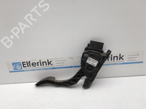 Used Pedal Pedal VOLVO V70 III (135) D5 (185 hp) 18631739 18631739