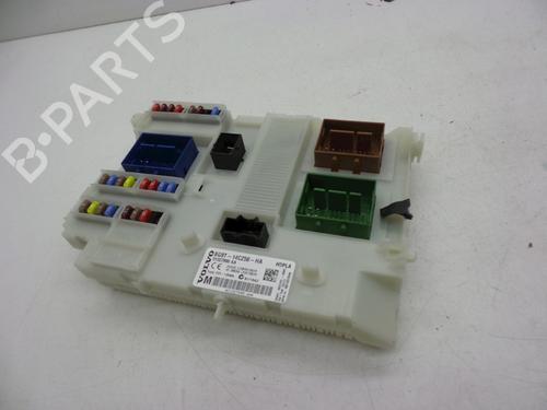 Used Fuse box VOLVO V60 I (155) D3 / D4 (163 hp) 18623387