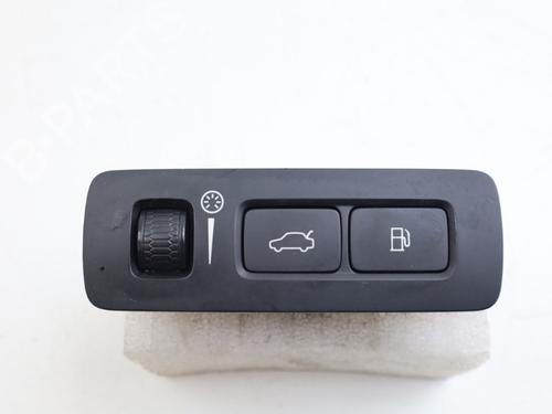 Used Switch Switch VOLVO V60 II (225) T6 Plug-in Hybrid AWD (340 hp) 29996597 29996597