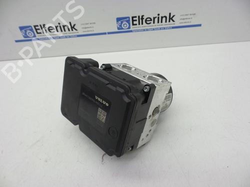 Used ABS pump VOLVO V40 Hatchback (525) D2 (114 hp) 18626160