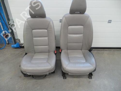 Used Seats set Seats set VOLVO V70 III (135) 2.5 T FlexiFuel (200 hp) 18618635 18618635