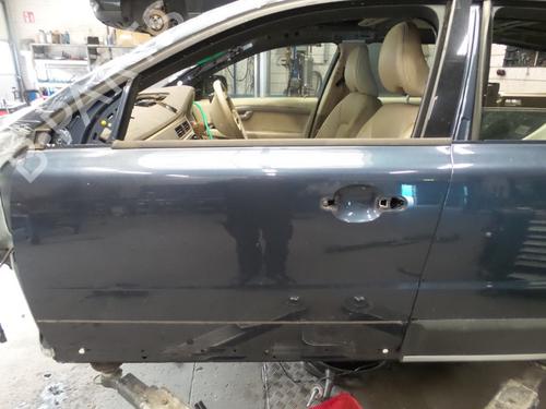 Used Left front door VOLVO XC70 II (136) D5 AWD (185 hp) 18630211