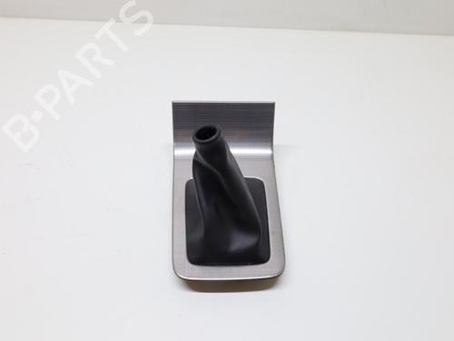 Used Gear lever Gear lever VOLVO V70 III (135) 2.0 D (136 hp) 33607107 33607107