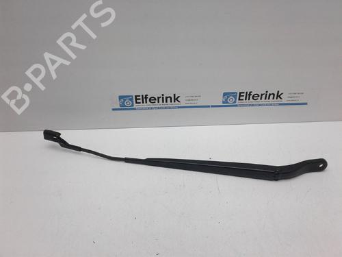 Used Front windshield wiper arm OPEL CORSA F (P2JO) 1.2 (68) (101 hp) 18629122