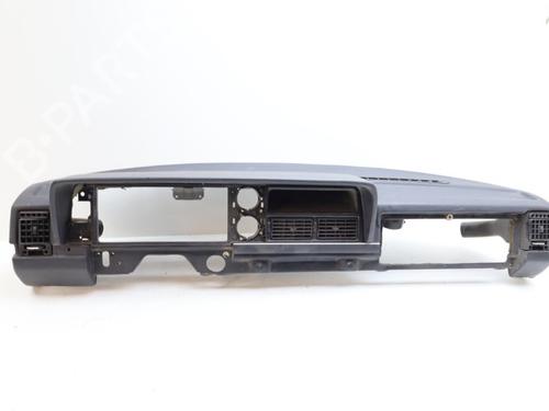 Used Dashboard VOLVO 240 Kombi (P245) 2.1 (107 hp) 32405370