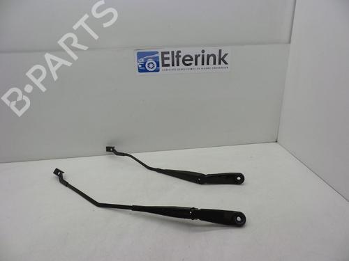 Used Front windshield wiper arm VOLVO V40 Hatchback (525) D2 (114 hp) 18621001