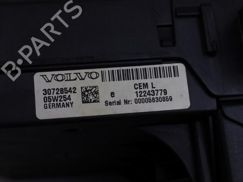 Fuse box VOLVO V70 II (285) 2.4 | BP31259596E1