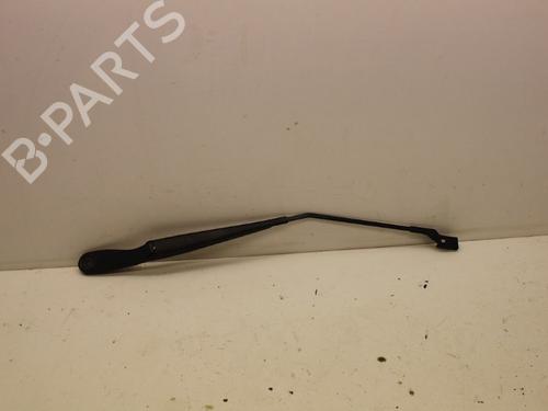 Used Front windshield wiper arm VOLVO V50 (545) D5 (179 hp) 18611621