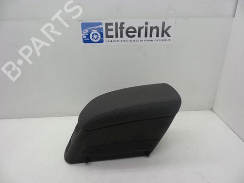 Used Armrest / Center console Armrest / Center console 18619045 18619045