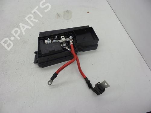 Used Fuse box Fuse box 18619256 18619256