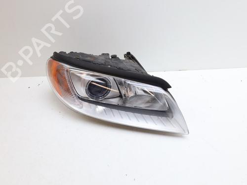 Højre forlygte VOLVO V70 III (135) 2.0 D (136 hp) 32519948