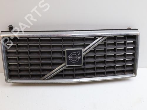 Used Grille VOLVO 240 Kombi (P245) 2.1 (107 hp) 32405372