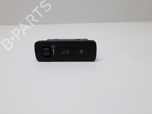 Used Switch Switch VOLVO XC60 II (246) T8 Hybrid Polestar AWD (405 hp) 33322180 33322180