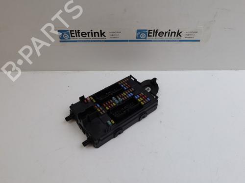 Used Fuse box VOLVO V60 II (225) D3 (150 hp) 18640076