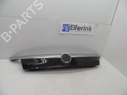Used Rear center light Rear center light OPEL INSIGNIA A Sports Tourer (G09) 2.0 CDTI (35) (131 hp) 18615794 18615794